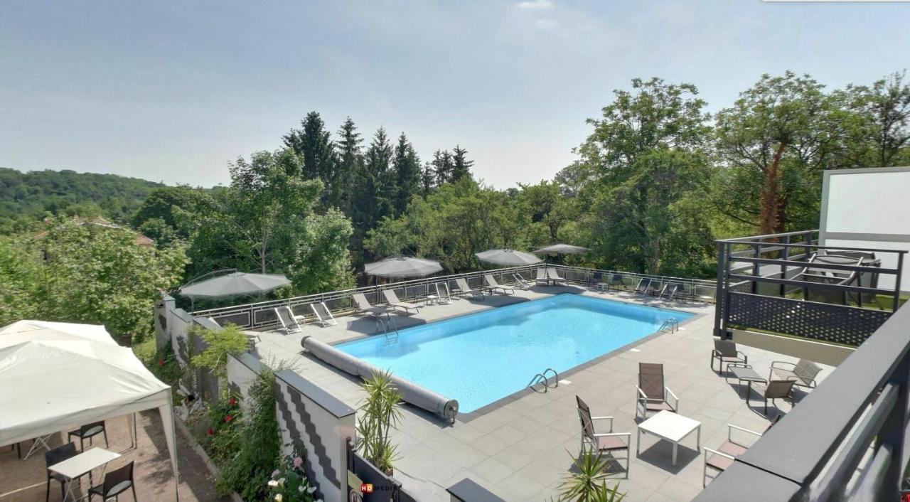 Logis Hotel Maison Carrée Restaurant O Carré dArt Méréville Esterno foto